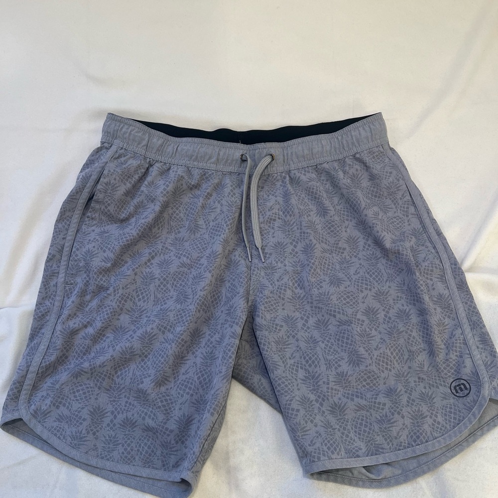 Travis Matthew Pineapple Grey Patterned Athletic Shorts Sz 32